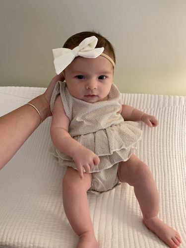 Customer photo review of Velvet bow headband in white