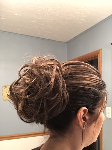 Customer photo review of JuvaBun Messy Bun