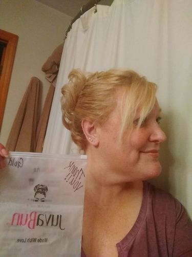 Customer photo review of JuvaBun Messy Bun