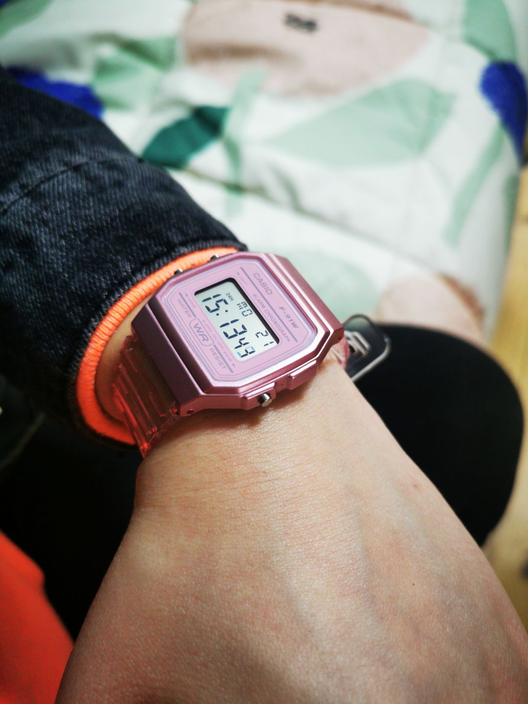 Customer photo review of Reloj Casio Vintage F-91WS-4D Rosado Transparente