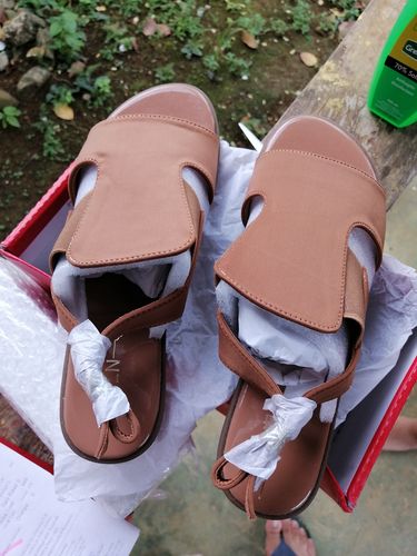 Customer photo review of Pisa Flat Sandals