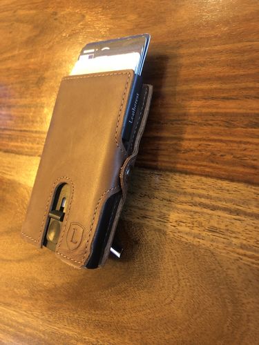 Customer photo review of Everest Smart Wallet