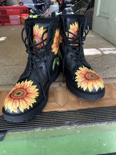 Customer photo review of Sunflower Handcrafted Boots