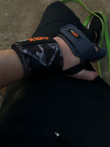 Customer photo review of Muñequeras Crossfit Black Camo