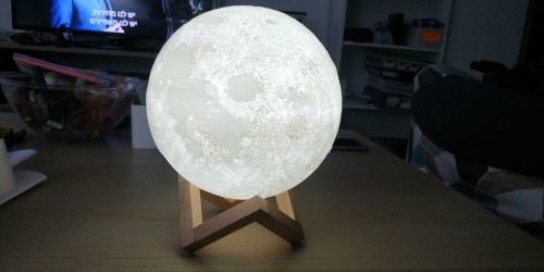 Customer photo review of Lampe Lune 3D - Veilleuse avec 16 couleurs