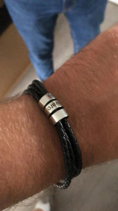 Customer photo review of LOANYA Lederarmband für Herren mit personalisierten Beads
