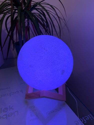 Customer photo review of Lampe Lune 3D - Veilleuse avec 16 couleurs