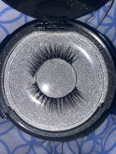 Customer photo review of Magnifiquelashes - Honey