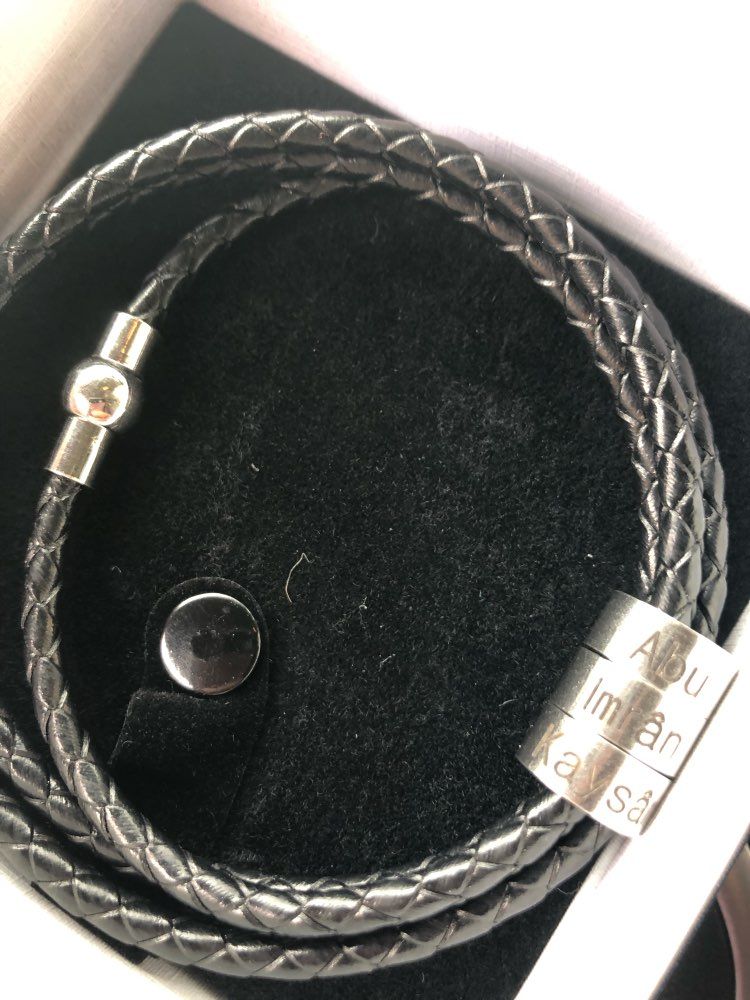 Customer photo review of LOANYA Lederarmband für Herren mit personalisierten Beads