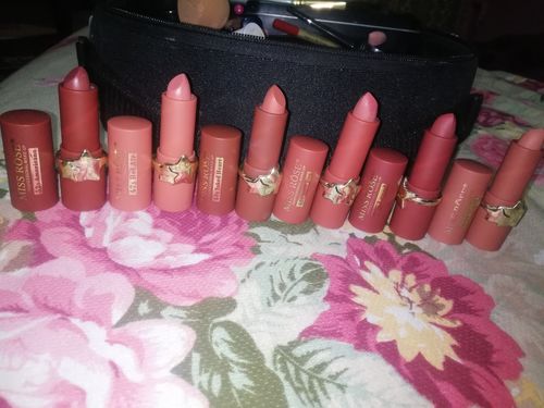 Customer photo review of Miss Rose Matte Waterproof Long Lasting Lipstick