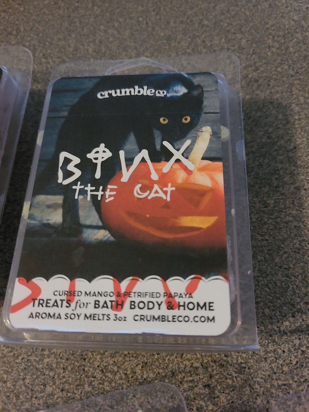 Customer photo review of Binx the Cat Wax Melt