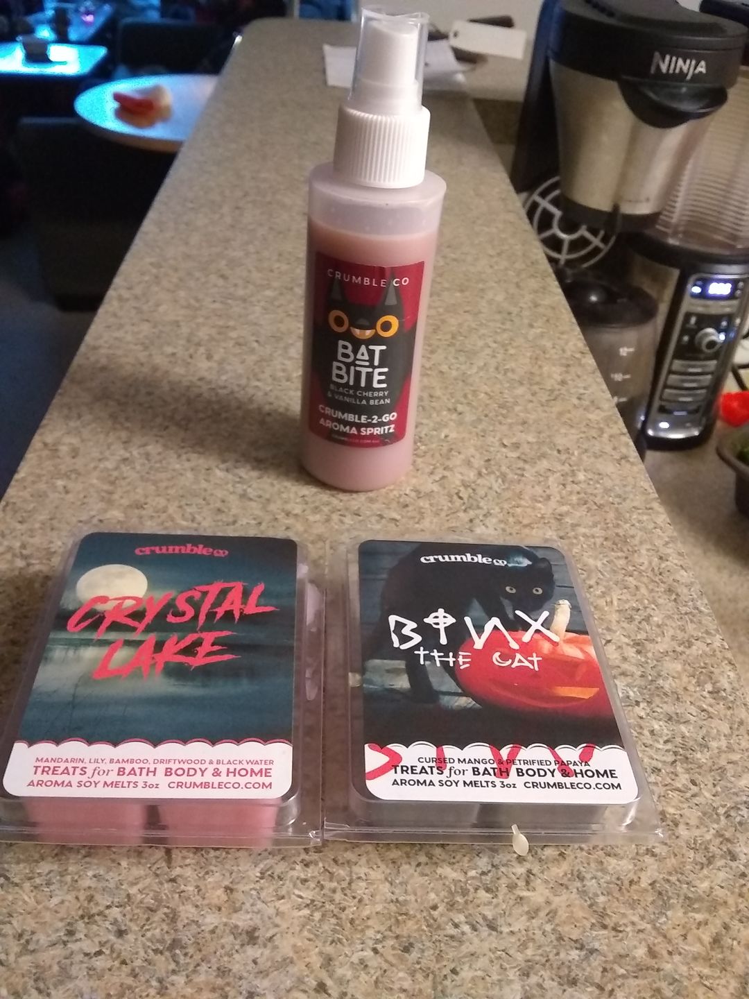 Customer photo review of Binx the Cat Wax Melt