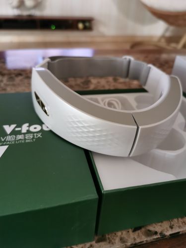 Customer photo review of V-Line LED Face Slimming Lifting Tightening Anti-wrinkles Double Chin Removal Massager