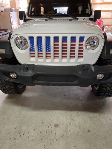 Customer photo review of US Flag Mesh Grille Insert - Red & Blue (18-20 Jeep Wrangler JL)