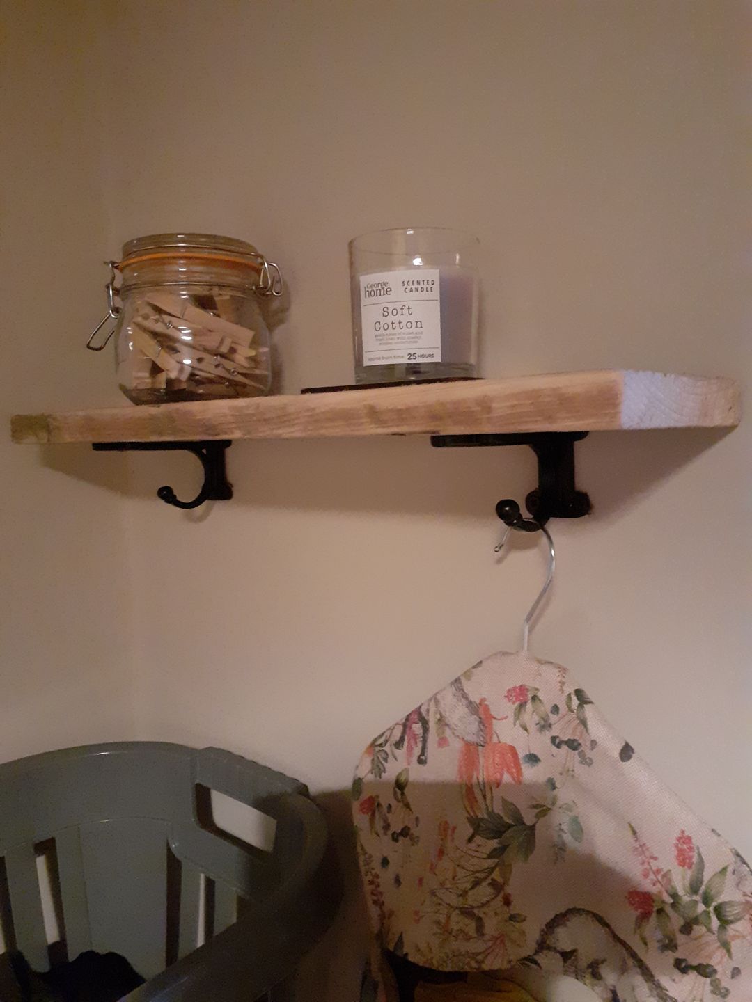 Customer photo review of 4 Inch Chiltern Cast Iron Shelf Bracket