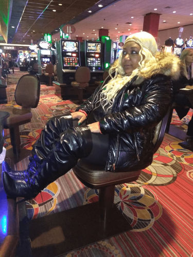 Customer photo review of Fashion Solid Color Thick Fur Collar Down Jacket