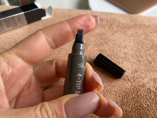 Customer photo review of WONDER BROW - perfekte Augenbrauen in Sekunden