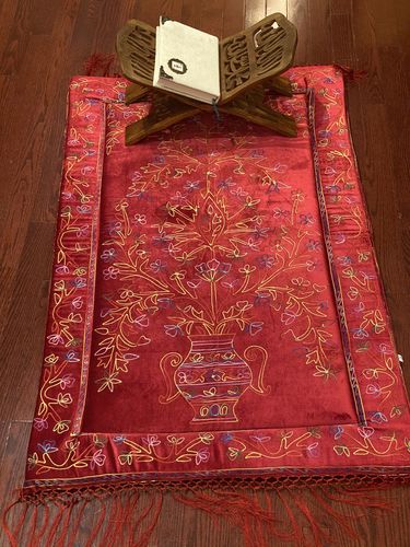 Customer photo review of Mihrab Al Rawda Softy Prayer Mat
