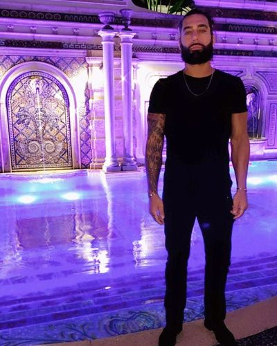 Customer photo review of 402 Perfect Tee - Scallop Bottom