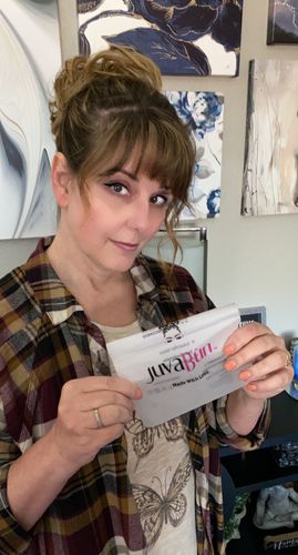 Customer photo review of JuvaBun Messy Bun