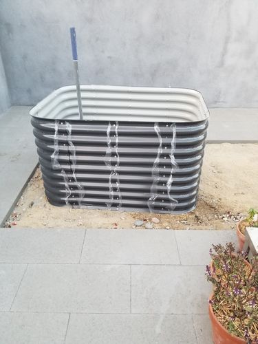 Customer photo review of Tall 6-in-1 Metal Raised Garden Bed