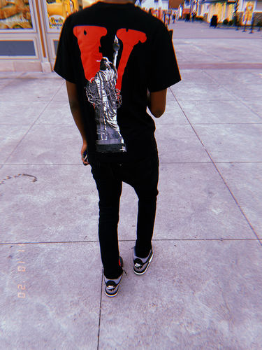 Customer photo review of VLONE Statue Of Liberty T-Shirt