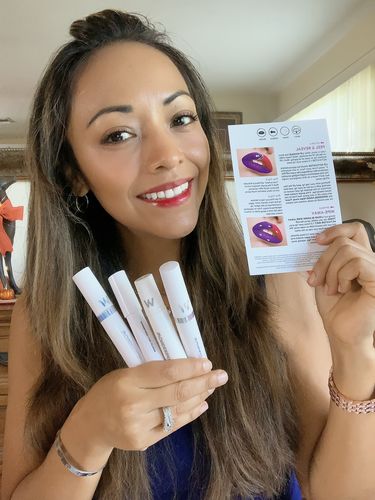 Customer photo review of SPECIAL OFFER! WONDER BLADING Irresistible Lips Complete Color & Care Duo