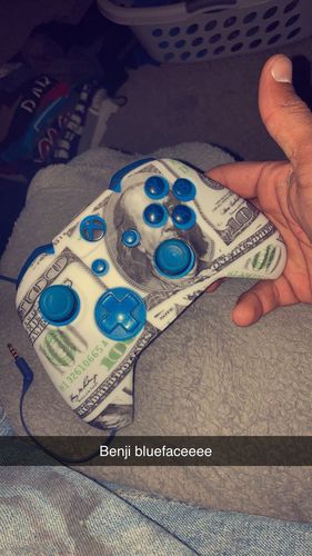 Customer photo review of Show Me The Money! - XBOX One Controller Skin