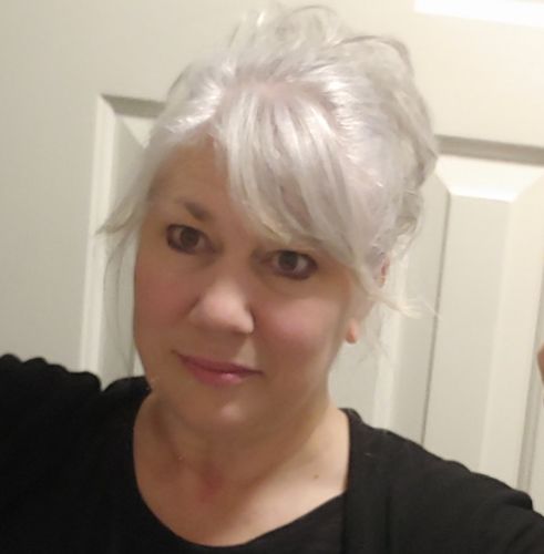 Customer photo review of JuvaBun Messy Bun