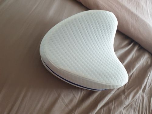 Customer photo review of Orthopedic Memory Foam Body Alignment Knee Leg Pillow for Side Sleeper