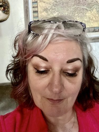 Customer photo review of Rose Quartz Magnetic Eyelashes and Eyeliner Kit