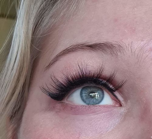 Customer photo review of Diamond Magnetic Eyelashes and Eyeliner Kit