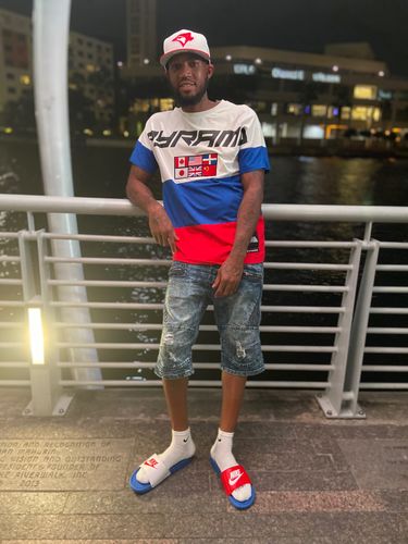 Customer photo review of Faded Wash Destroyed Denim Shorts Rinse Bleach (M7165D)