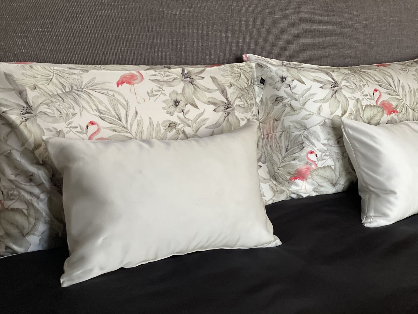 Customer photo review of Flamingos Pure Silk Pillowcase