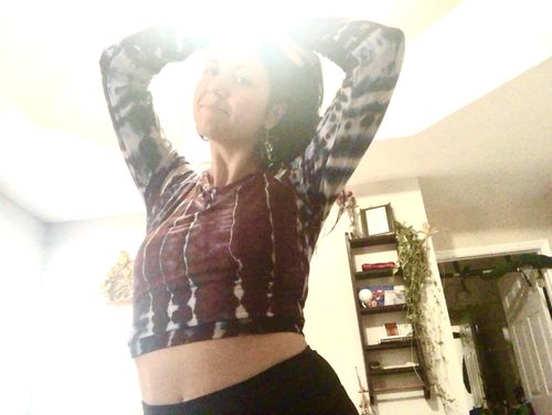 Customer photo review of Long Sleeve Crystal Crop-Top (bamboo)