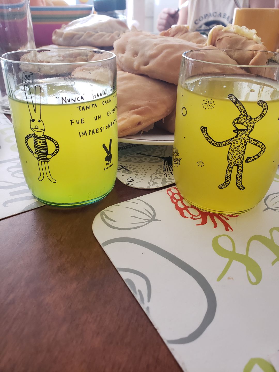 Customer photo review of Pack Estudio 31 Minutos Juegos de 6 Vasitos 200 Ml