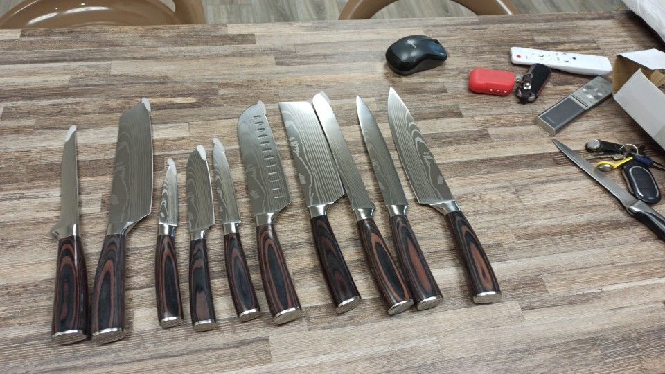 Customer photo review of Imperial Collection — Japanese High-Carbon Steel Knife Set with Damascus Pattern