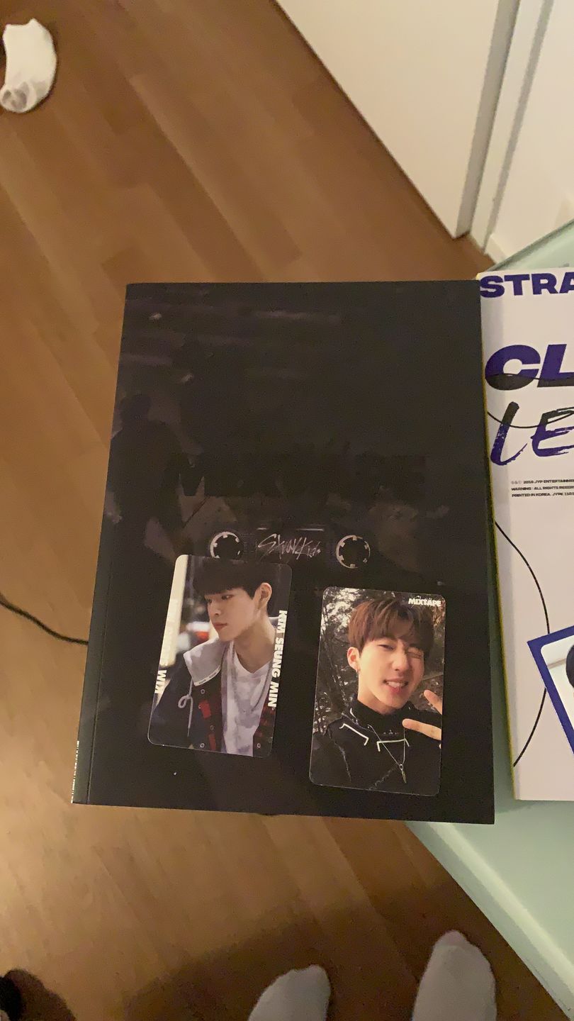 Customer photo review of STRAY KIDS - DEBUT ALBUM [MIXTAPE]