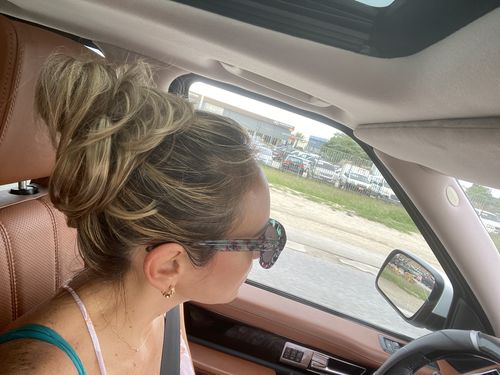Customer photo review of Top Knot Ponytail Holder