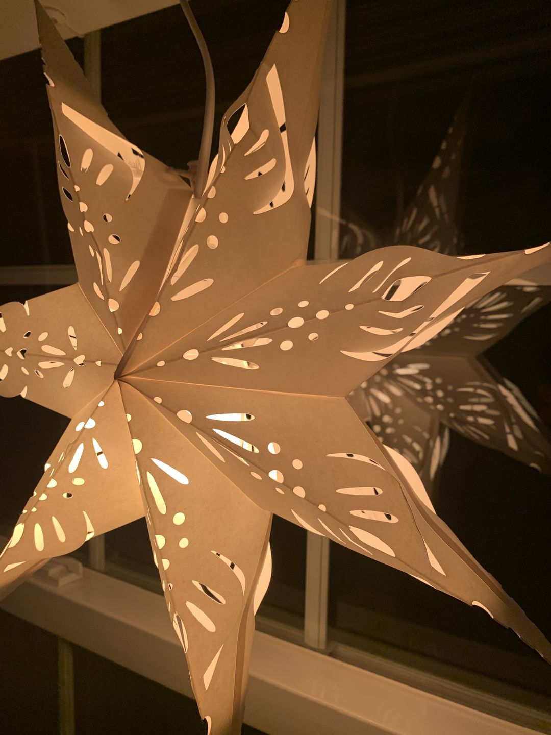 Customer photo review of Single-Socket White Pendant Light Lamp Cord for Lanterns, 11-Foot - Electrical Swag Light Kit