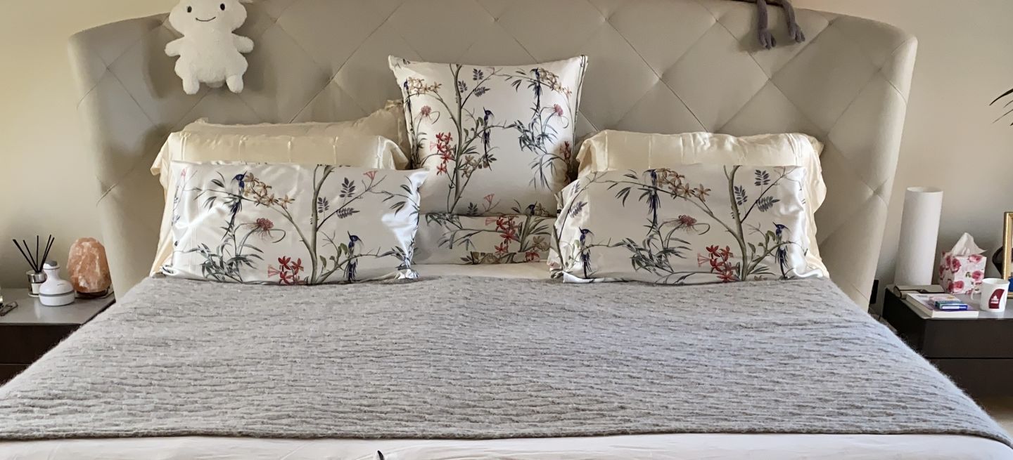 Customer photo review of Hummingbird Pure Silk Cushion Cover