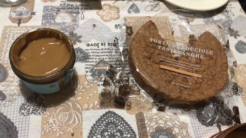 Customer photo review of Torta di Nocciole Tastëlanghe (Box Torta)