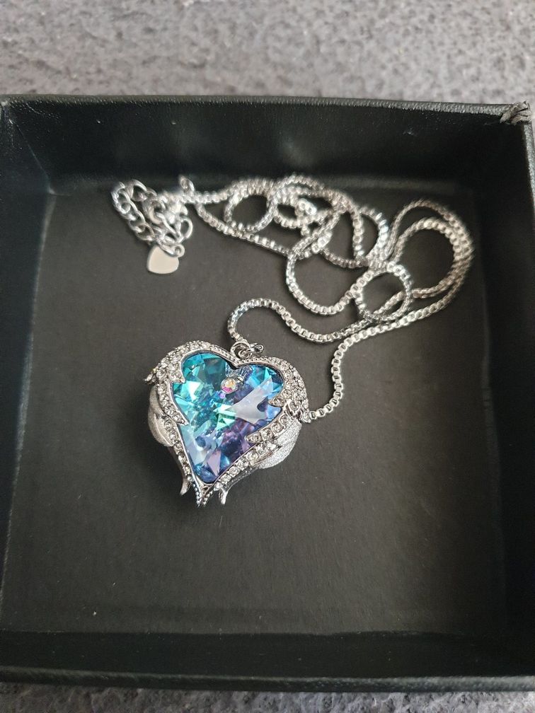 Customer photo review of Engelsflügel Halskette | Dein Schutzengel für unterwegs