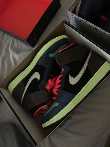 Customer photo review of VLONE Friend Tshirt