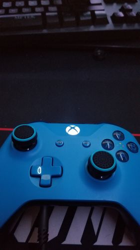 Customer photo review of Black/Red - ProTouch® Flat Grip Thumbsticks Skins