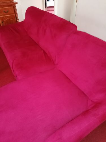 Customer photo review of Red wine - Housses en velours Extensibles de Fauteuil et Canapé - La Maison des Housses