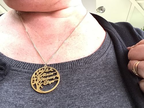 Customer photo review of Mon meilleur cadeau ©  : Collier Arbre de Vie Unisex Personnalisé
