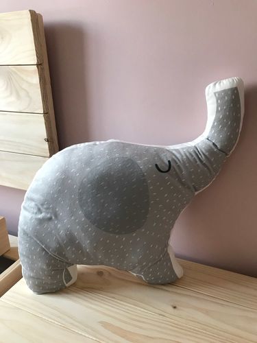 Customer photo review of Coussin Peluche Elephant