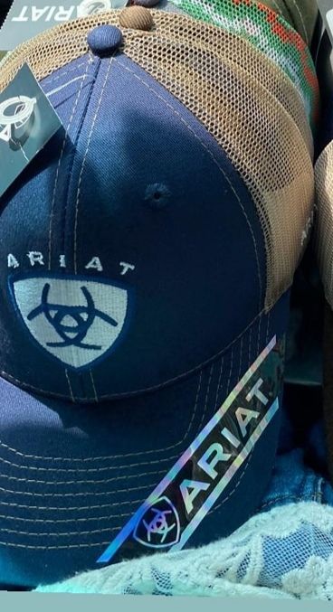 Customer photo review of Ariat Men's Navy Shield Logo Snapback Ball Cap 1595303