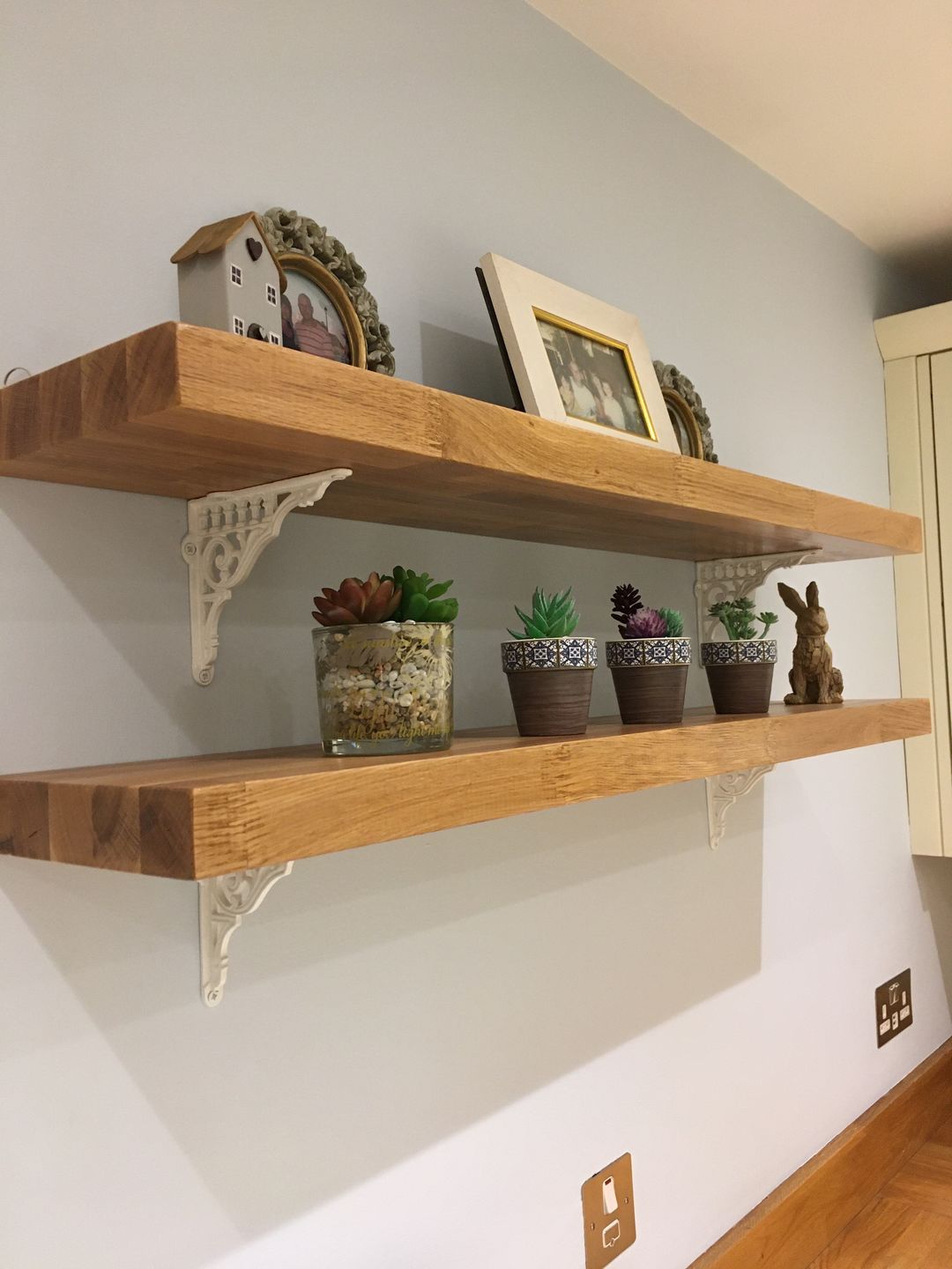 Customer photo review of 6 Inch Railway Cast Iron Shelf Bracket